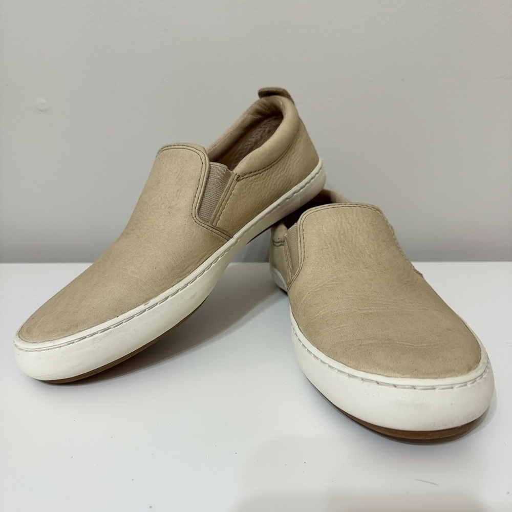 Frye Leather Beige/Cream Slip on Loafers Menswear Style High Quality M7 W8